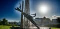 FLØTING: Monumentet som markerer tømmerfløtingens betydning for Skien og Telemark er laget av Trygve Barstad.