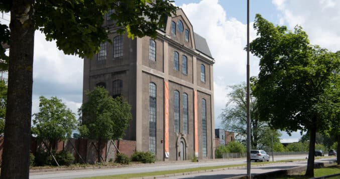 SPRIT: Union Co på Klosterøya produserte cellulose, som det ble lagd papir av. Et biprodukt ved celluloseproduksjon er sprit, sulfittsprit. I denne bygningen lå Unions spritfabrikk fra 1919.