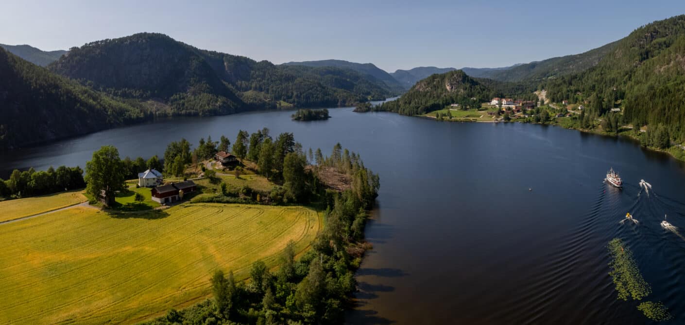 LITEN INNSJØ: Sundkilen kan regnes som en liten innsjø og strekker seg fra Kviteseidbyen til sundet ved Kviteseidvatn.