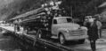 BILBUNT: Høsten 1952 ble de første forsøka med tipping av bilbunter fra Dalen brygge gjort.