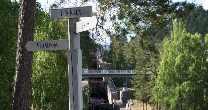 SKILT: Gangturen mellom Eidsfoss og Vrangfoss sluser er skiltet.